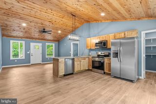 5 PIN OAK LN, Basye, VA 22810