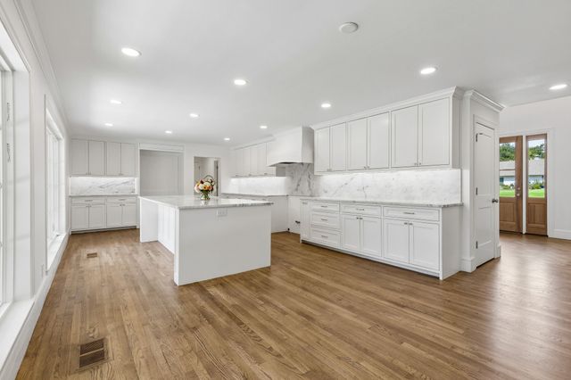 13907 Carillon Drive, Dallas, TX 75240