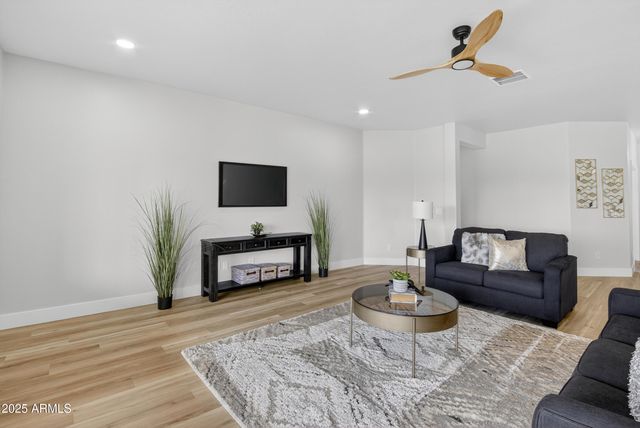 1243 E BARTLETT Way, Chandler, AZ 85249