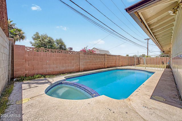 3437 W BELMONT Avenue, Phoenix, AZ 85051