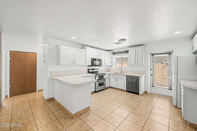 3437 W BELMONT Avenue, Phoenix, AZ 85051