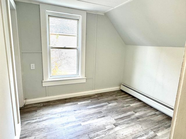 99 Northern Avenue, Newport City, VT 05855