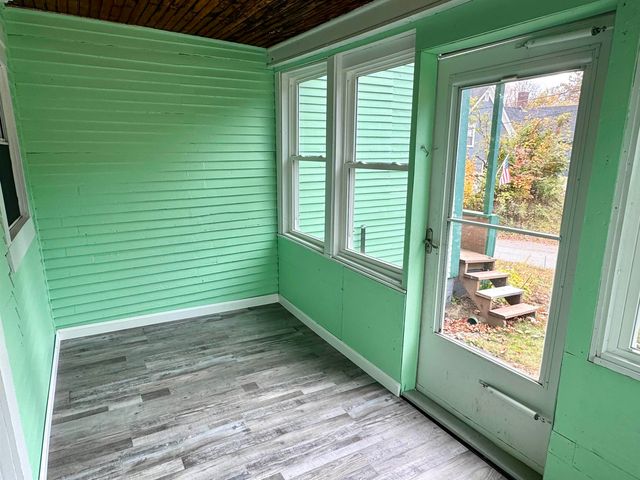 99 Northern Avenue, Newport City, VT 05855