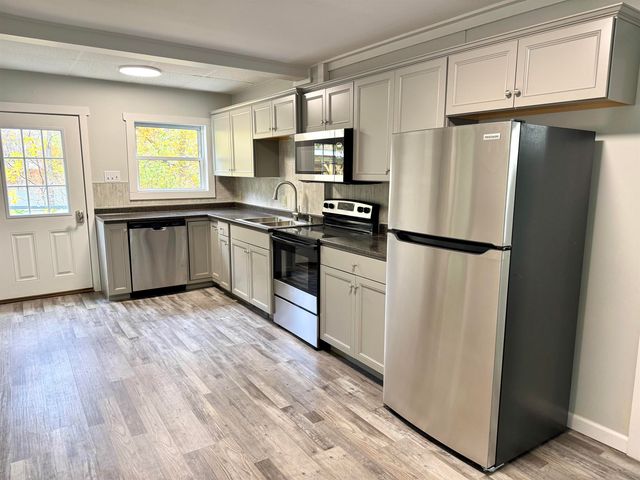 99 Northern Avenue, Newport City, VT 05855