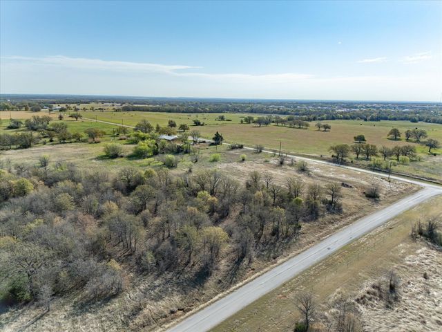 174 Reatta Road, Bowie, TX 76230