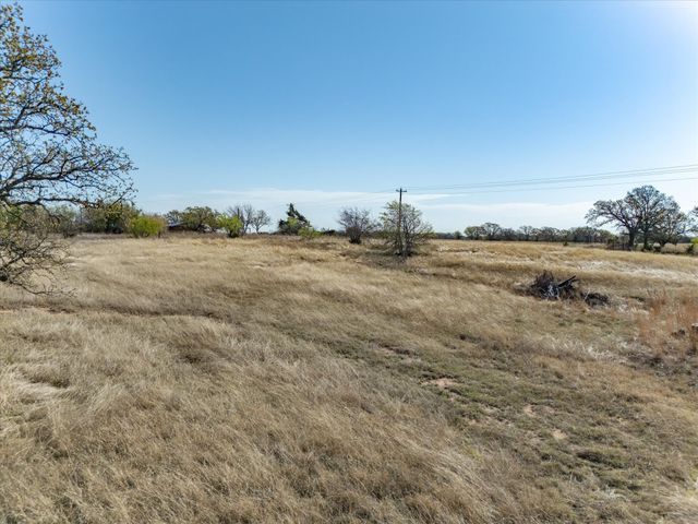 174 Reatta Road, Bowie, TX 76230