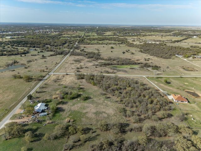 174 Reatta Road, Bowie, TX 76230