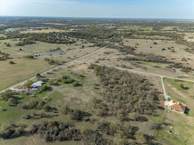 174 Reatta Road, Bowie, TX 76230
