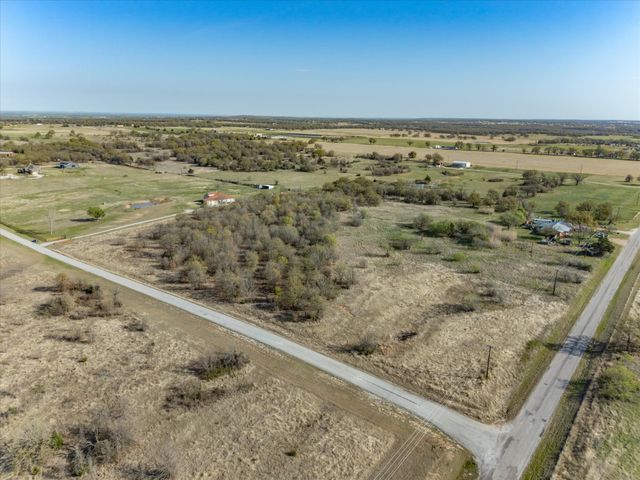 174 Reatta Road, Bowie, TX 76230