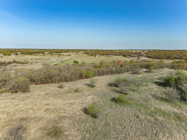 174 Reatta Road, Bowie, TX 76230