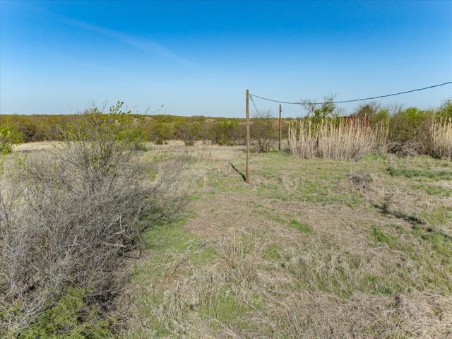 174 Reatta Road, Bowie, TX 76230