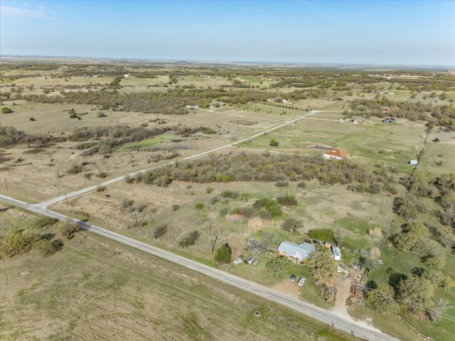 174 Reatta Road, Bowie, TX 76230