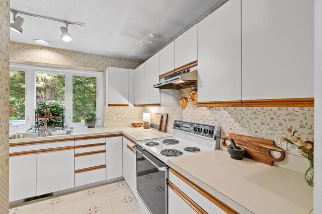 101 South Ave 1004, Attleboro, MA 02703