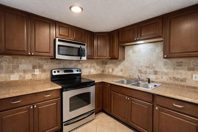 422 W Burleson Street, Wharton, TX 77488