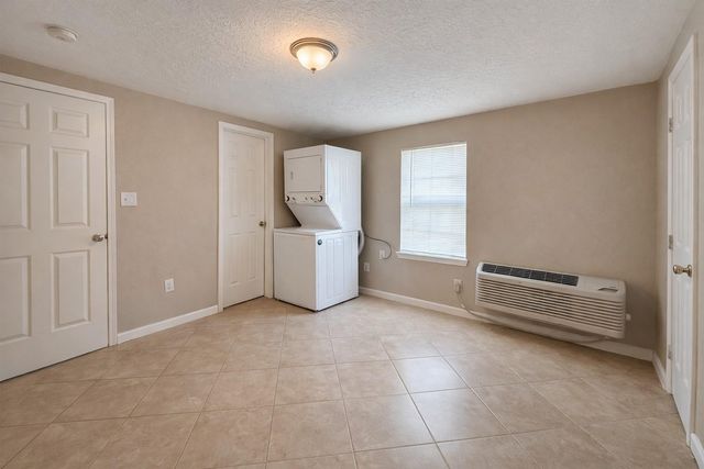 422 W Burleson Street, Wharton, TX 77488