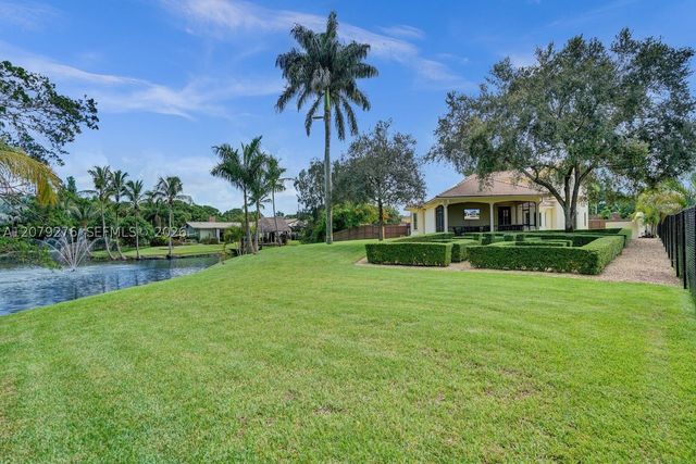 3311 SW 118th Ter, Davie, FL 33330