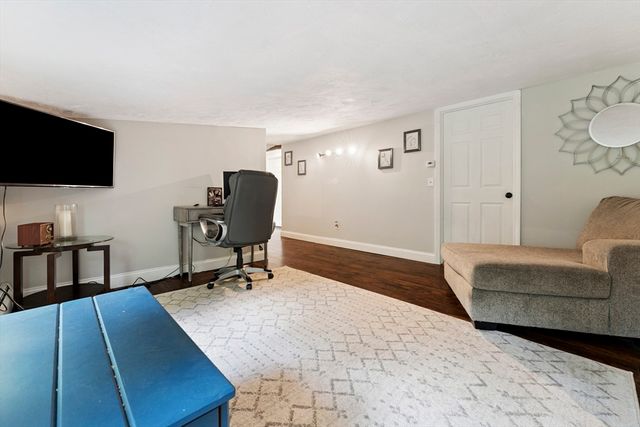 57 Sassawanna Rd, Rutland, MA 01543