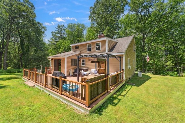 57 Sassawanna Rd, Rutland, MA 01543