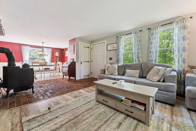 57 Sassawanna Rd, Rutland, MA 01543