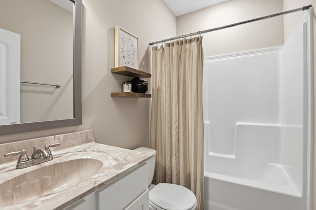 1148 Racker Dr, Clarksville, TN 37043