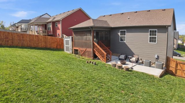 1148 Racker Dr, Clarksville, TN 37043