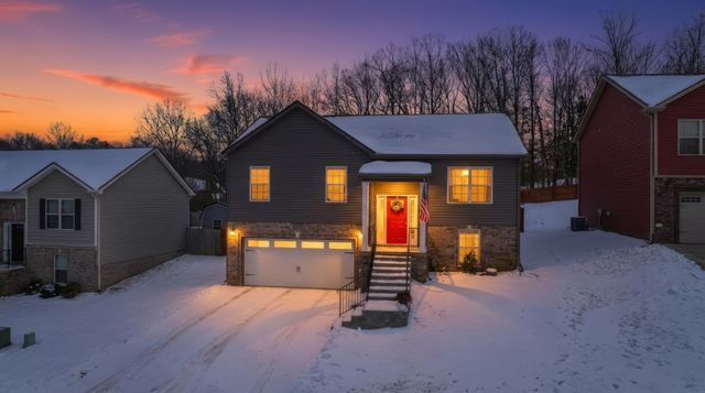 1148 Racker Dr, Clarksville, TN 37043