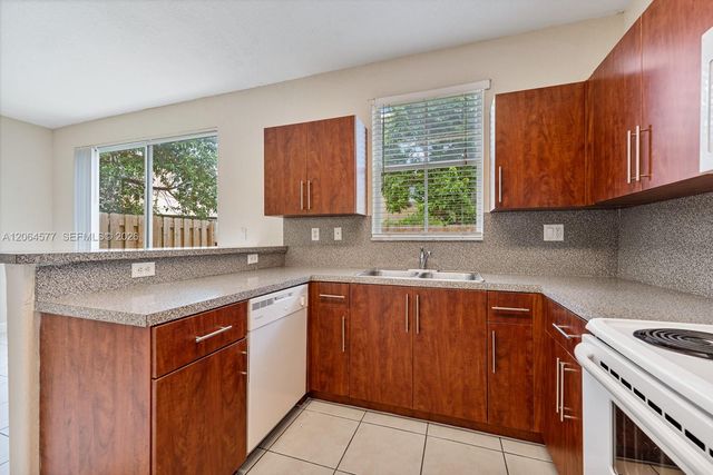 1427 SE 25th Ave, Homestead, FL 33035