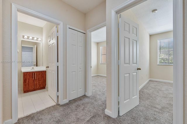 1427 SE 25th Ave, Homestead, FL 33035