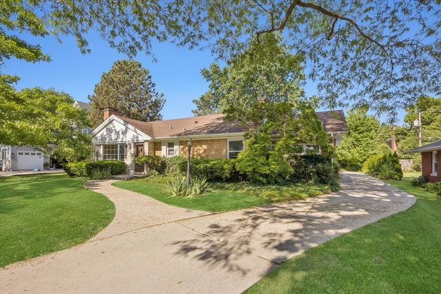 1024 S Spring Avenue, La Grange, IL 60525