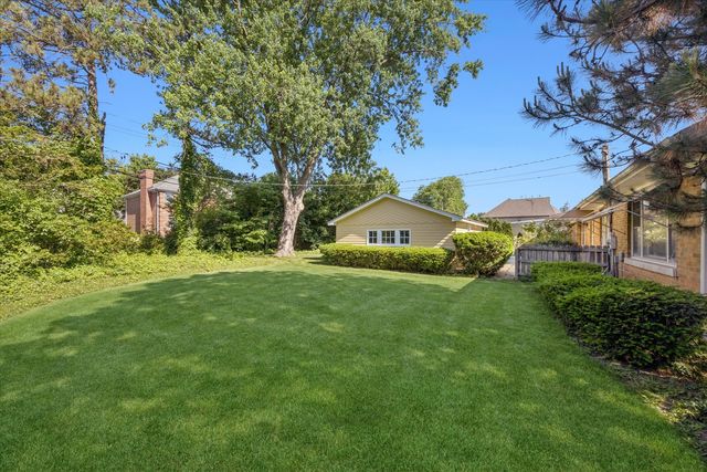 1024 S Spring Avenue, La Grange, IL 60525