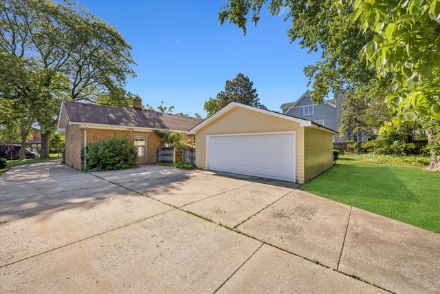 1024 S Spring Avenue, La Grange, IL 60525