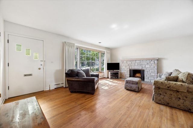 1024 S Spring Avenue, La Grange, IL 60525