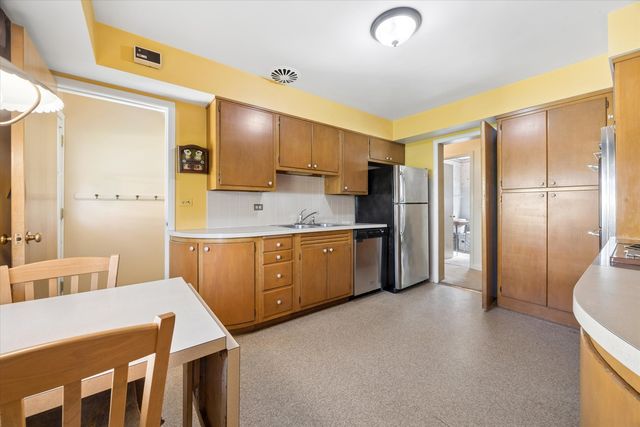 1024 S Spring Avenue, La Grange, IL 60525