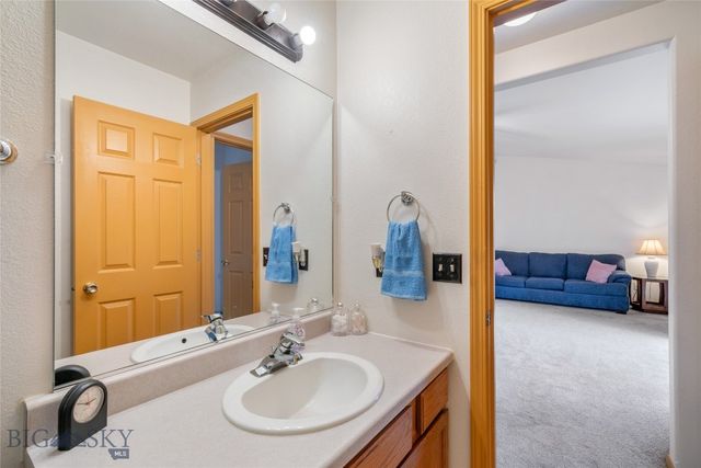 1009 Paisley Drive, Belgrade, MT 59714