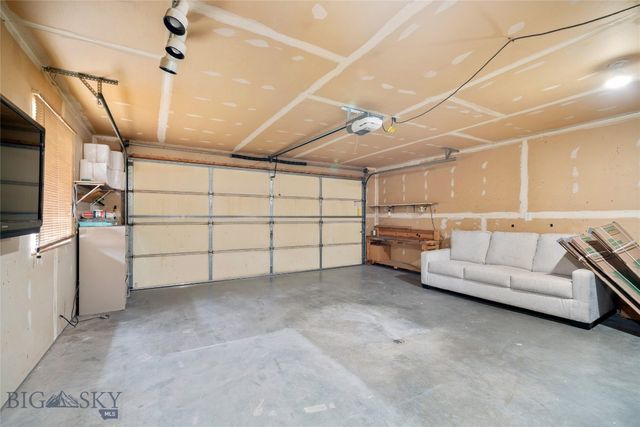 1009 Paisley Drive, Belgrade, MT 59714