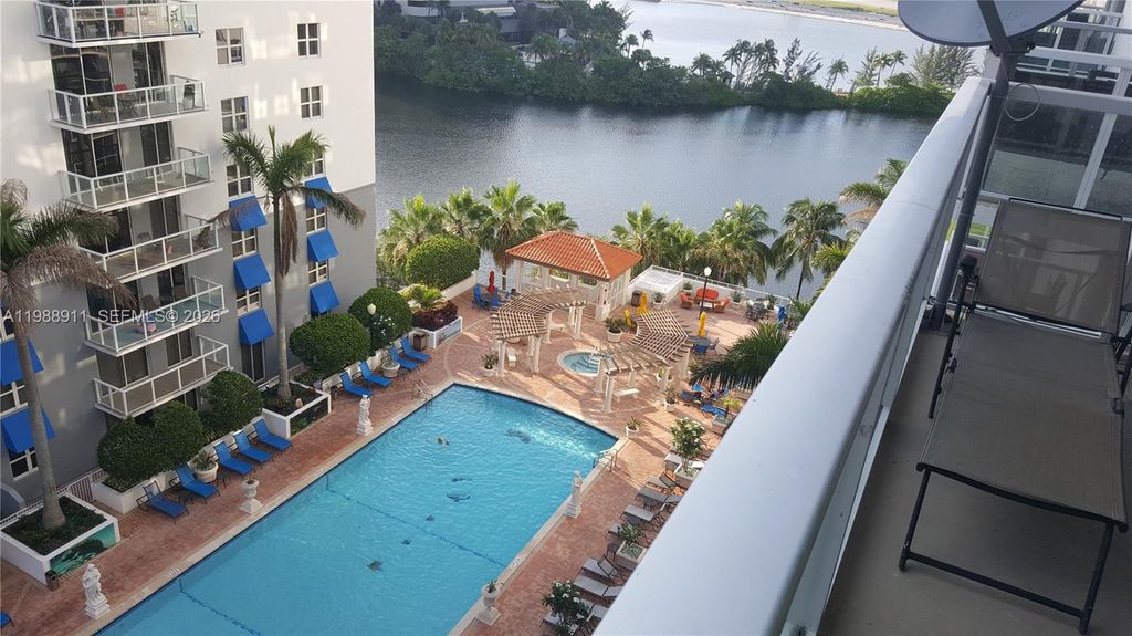 5085 NW 7th St 1011, Miami, FL 33126