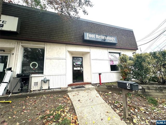 23 Farview Avenue, Paramus, NJ 07652