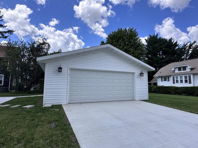 1221 Grace Street, Janesville, WI 53545