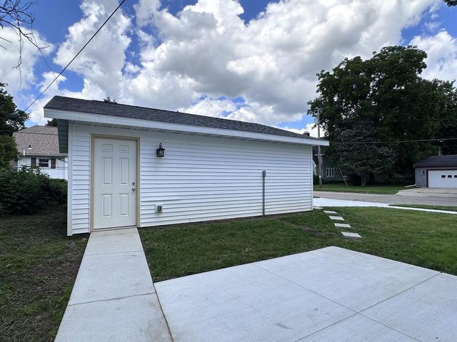 1221 Grace Street, Janesville, WI 53545