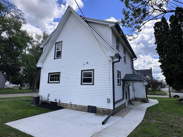 1221 Grace Street, Janesville, WI 53545