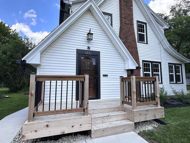 1221 Grace Street, Janesville, WI 53545