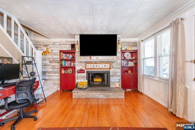 41 Frederick Avenue, Hawthorne, NJ 07506