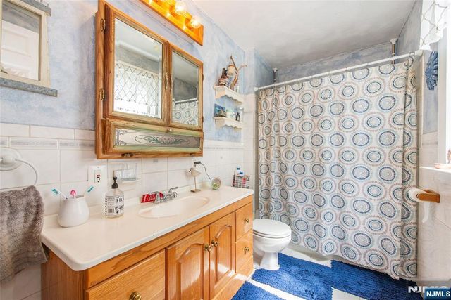 41 Frederick Avenue, Hawthorne, NJ 07506