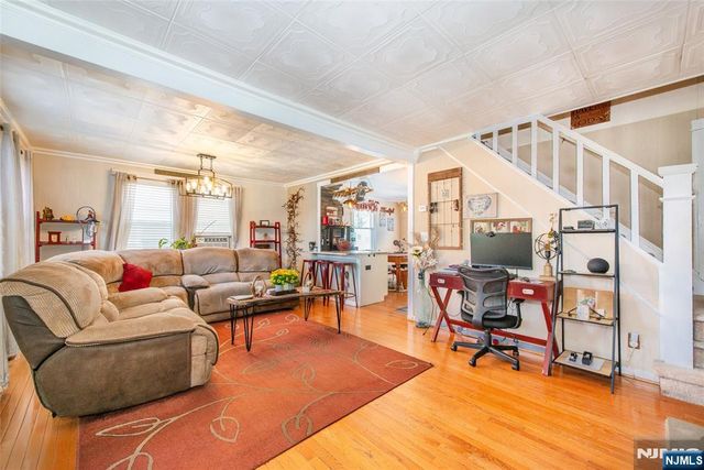 41 Frederick Avenue, Hawthorne, NJ 07506