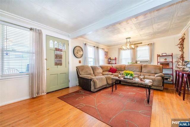 41 Frederick Avenue, Hawthorne, NJ 07506