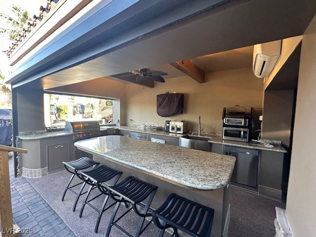 8175 Arville Street 300, Las Vegas, NV 89139