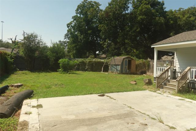 1406 E 33rd Street, Houston, TX 77022