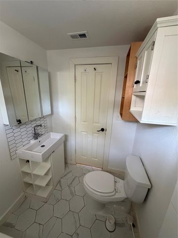 1406 E 33rd Street, Houston, TX 77022