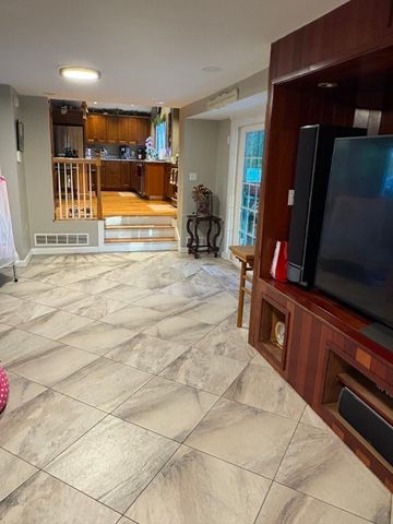 24 Tumelty, Peabody, MA 01960