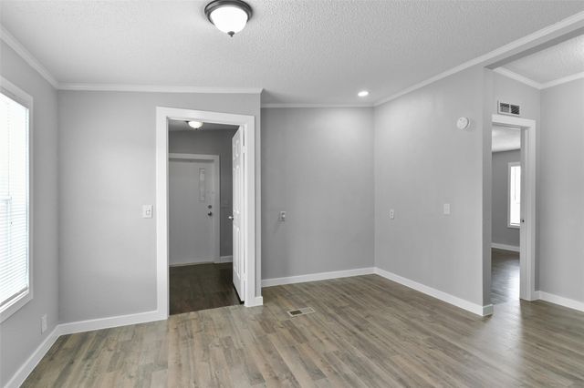 2431 Bay Oaks Harbor Drive, Baytown, TX 77523